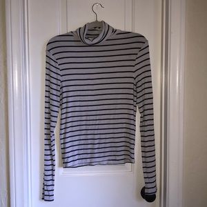 Turtle neck long sleeve